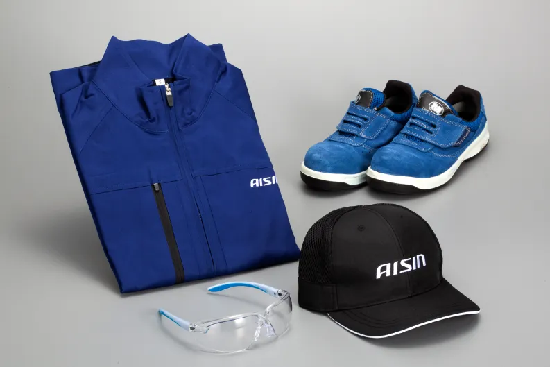 作業服・安全靴・安全メガネ・帽子の画像