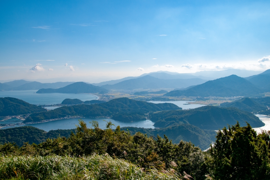 自然に恵まれる福井の景観（三方五湖）